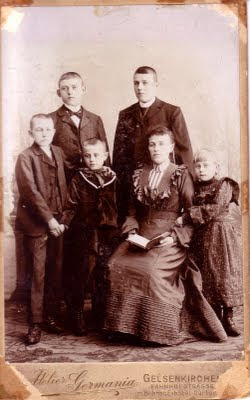 Linneman (front) around 1904
